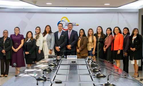 Consejo de la Judicatura y AMUJE articulan acciones para fortalecer el rol de las mujeres en la Función Judicial